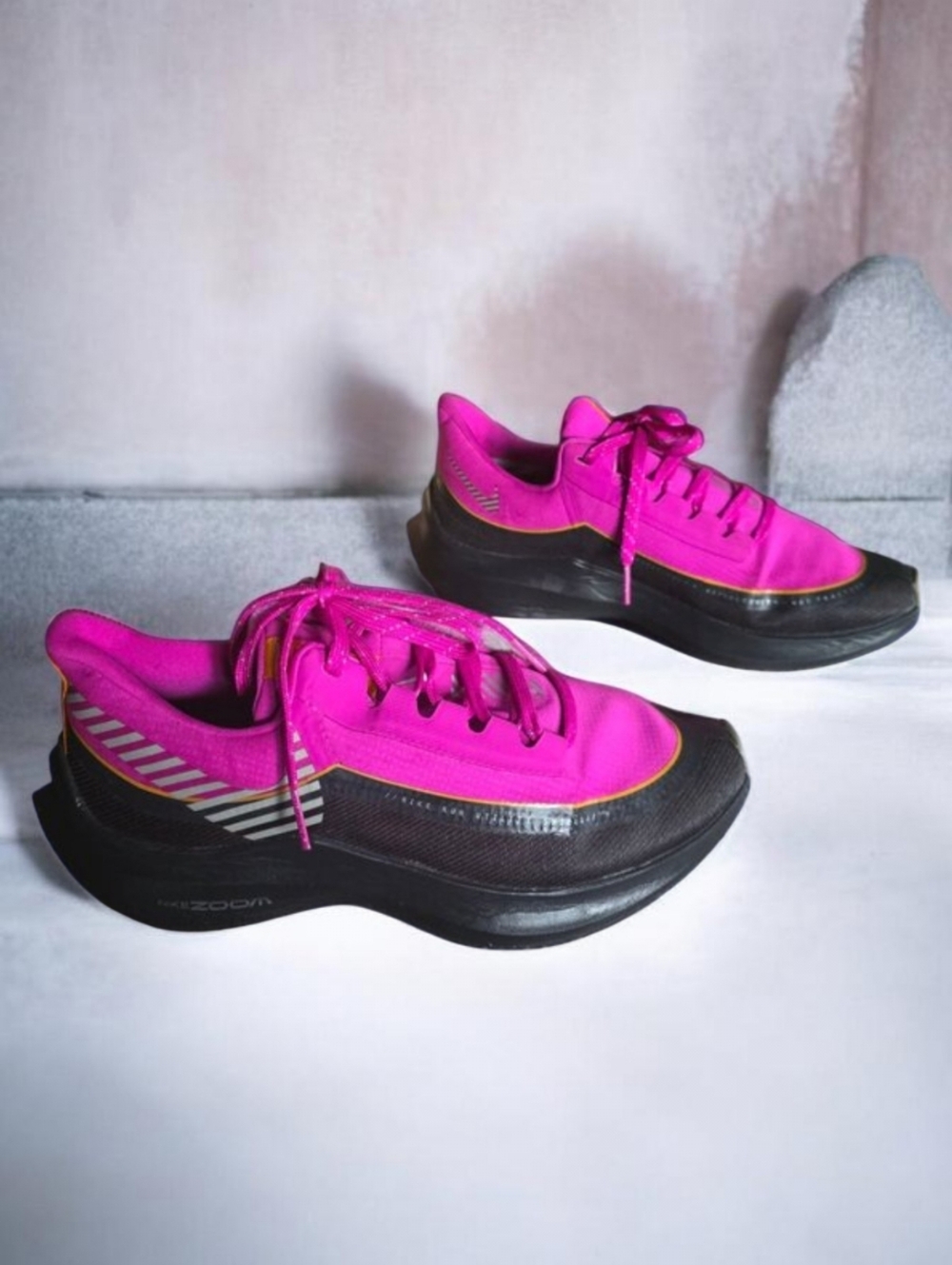 NIKE ZOOM ( 7.5 ) WMN Winflo 6 Shield Fire Pink Reflective Silver CT1589 600